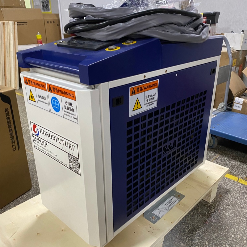 Industrial Laser Paint Removal - 1500W Laserreinigungsmaschine 2kW 3kW Wassergekühlter Faserlaser-Reiniger